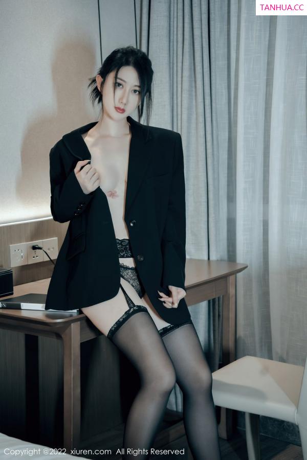苏小曼  [XiuRen]高清写真图 2022.03.31 No.4801 苏小曼babyface第21张图片